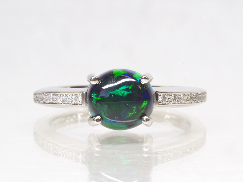 形見のブラックオパールをエタニティ風リングへリフォーム