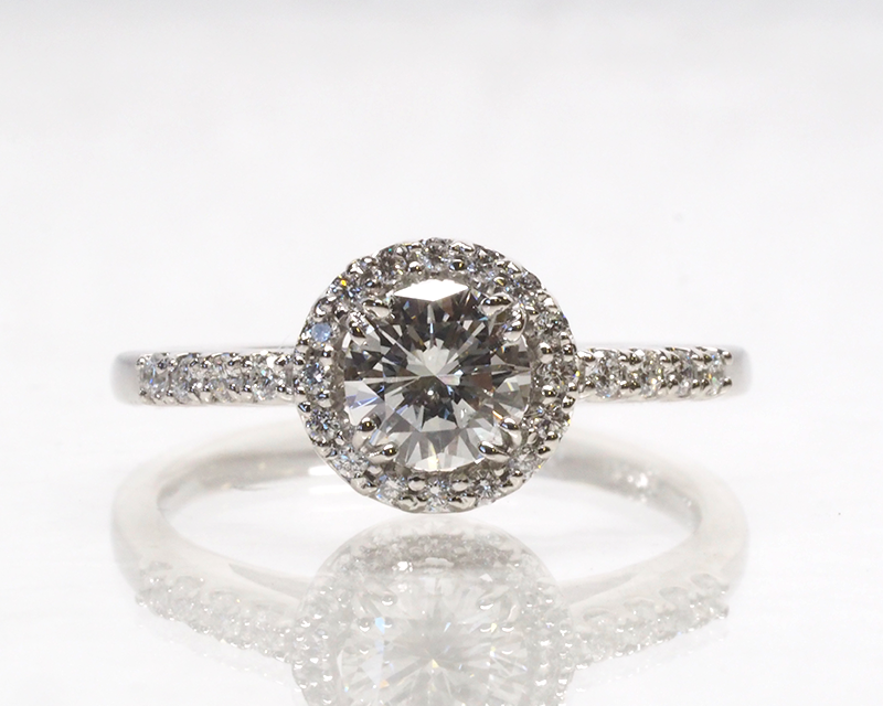 昔のエンゲージをPt製ヘイローリングへリフォーム